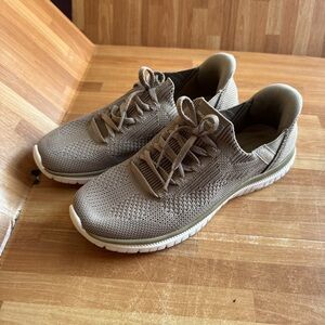 Skechers Hands Free Slip-ins: Virtue - Divinity (Virtue Swift Fit) taupe, size 7